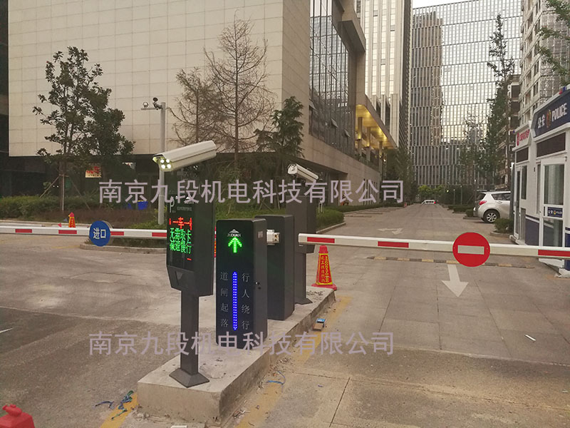 速通门和翼闸在大厦通道中的应用